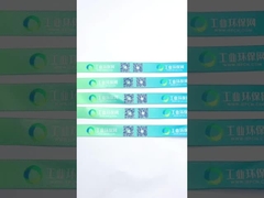 Des bracelets de taille réglable en tissu, des bracelets de sécurité brodés