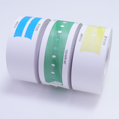 Les bracelets de l' hôpital Tyvek, le code de la barre médicale UPC, l' étiquette du patient.
