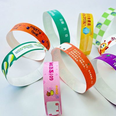 Numérotation séquentielle Tyvek Bracelets imperméable à l'eau Impression pleine couleur avec logo personnalisé