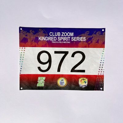 Numéros d'identification de compétition personnalisés Épaisseur 0,5 mm Couleur PANTONE Course à vélo Marathon Numéro Bibs