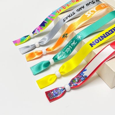 Gros de bracelets tissés en tissu sur mesure avec modèle de logo, code à barres, bracelet polyester doux