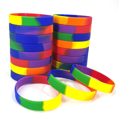 Logo personnalisé / Lettre / Mot / Modèle Brassières en silicone imprimées Promotion Multi-Colour Arc-en-ciel Gradient Bracelet en silicone
