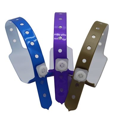 Fabricant Disposable Logo personnalisé Bracelet Neon Multi Couleur Plastic Vinyl PVC étanche Event Party Bracelet cadeau