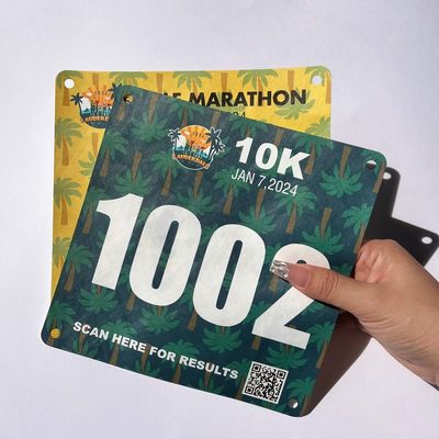 Numéros de bibs personnalisés Tyvek papier pour compétition de course de vélo Marathon Numéro d'identification de bibs