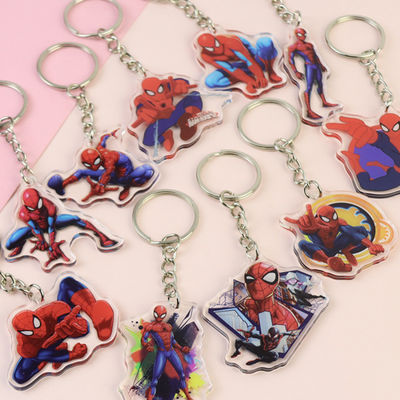 Des porte-clés acryliques transparents personnalisés pour le personnage de dessin animé Spider-Man imprimé avec un anneau métallique