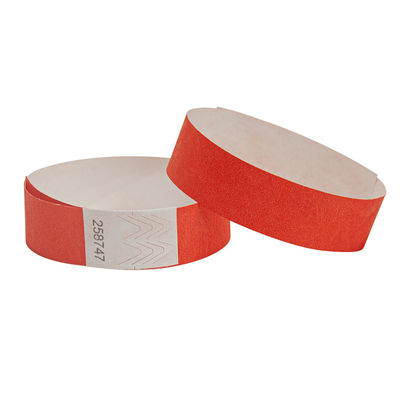 Des bracelets personnalisés pour les événements Tyvek avec un code-barres numéroté étanche pour les parties de la piscine
