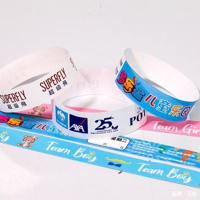 Bracelet personnalisé pour événements Tyvek avec code à barres numéroté étanche pour la piscine Identification de l'événement Bracelets en papier d'admission