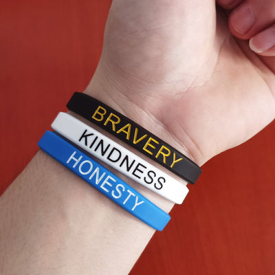 Des bracelets en silicone accrocheurs cadeaux personnalisés pour les événements d'affaires et les promotions
