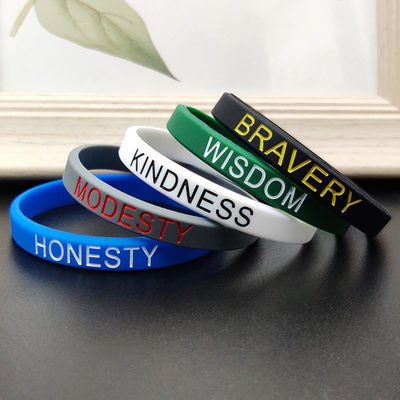 Des bracelets en silicone de 1 à 5 mm de large pour les événements professionnels et les souvenirs sportifs sur mesure