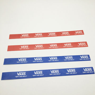 Des bracelets Tyvek imperméables à l' eau avec impression couleur et numérotation séquentielle