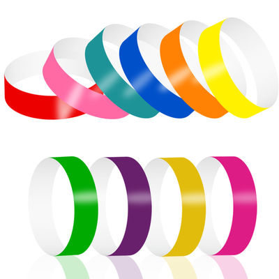 Des bracelets en papier PP bon marché pour les événements, des bracelets à logo imprimé, résistant à l'eau et à la déchirure, des bracelets de poignet.