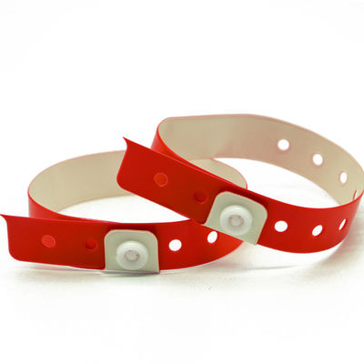 Les bracelets en PVC imprimés sur écran de soie se distinguent de la foule par leur étanchéité lors d'événements et de promotions