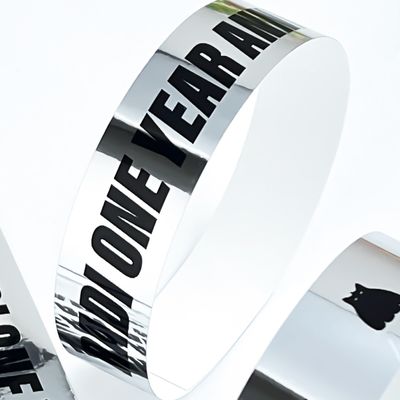 Bracelet en papier souple jetable argenté holographique à la mode, style paillettes, billet d'entrée pour événement avec logo imprimé